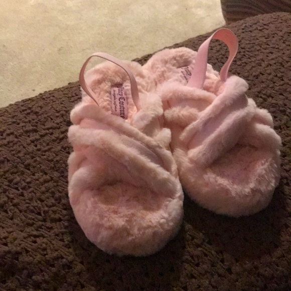 Juicy Couture Shoes - Juicy Couture dusty rose furry slippers sling back elastic